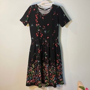 Perfect LuLaRoe floral Amelia dress! 👗🌺